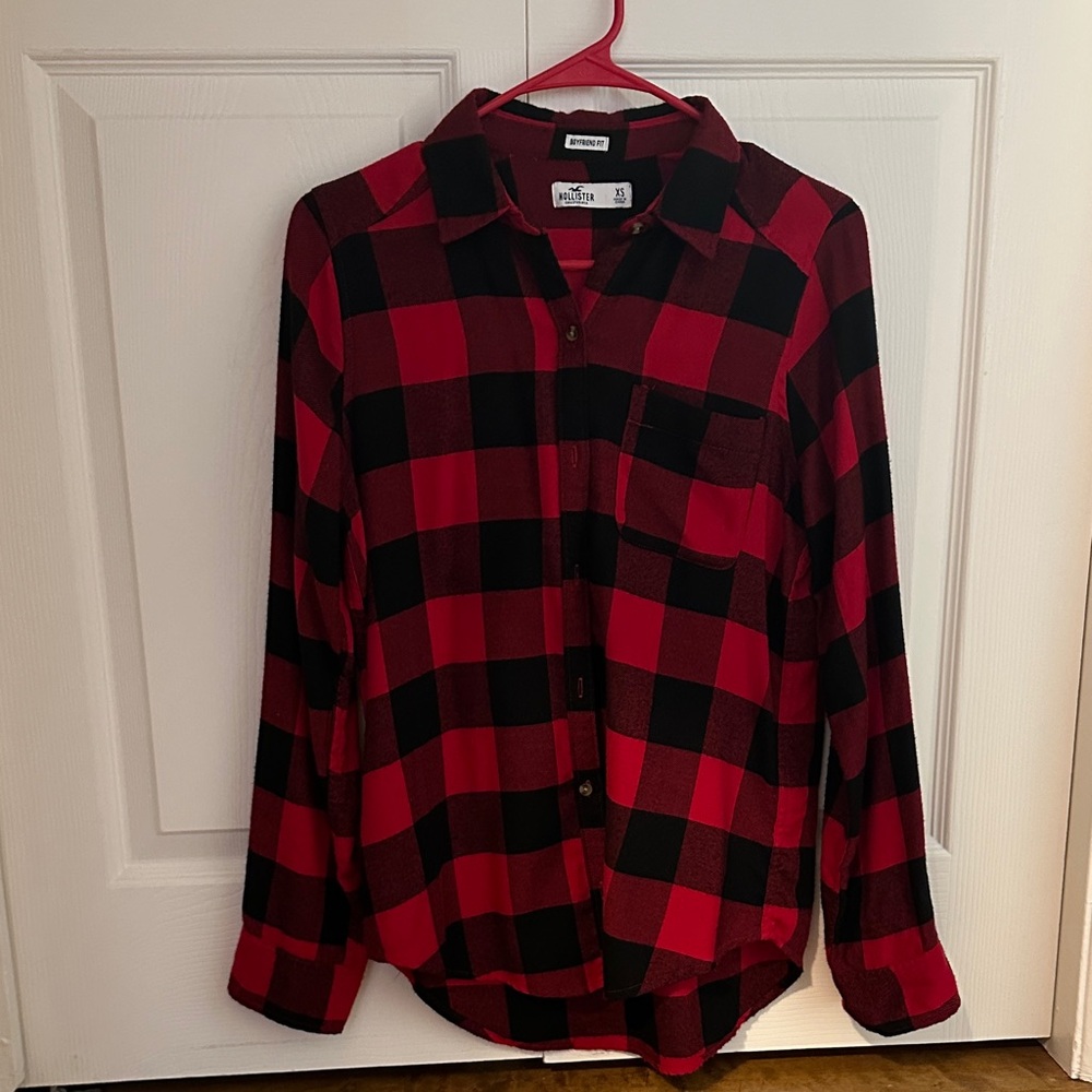 Hollister Red and Black Plaid Long Sleeve Top